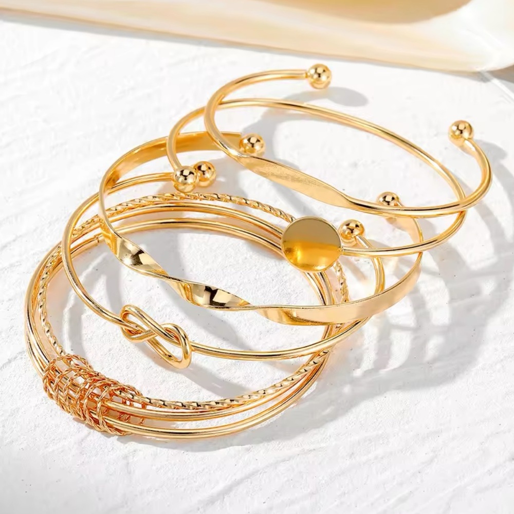 Gold Bracelet set !
